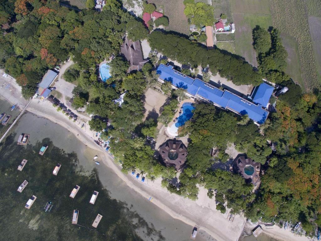 Batangas Matabungkay Beach Hotel מראה חיצוני תמונה