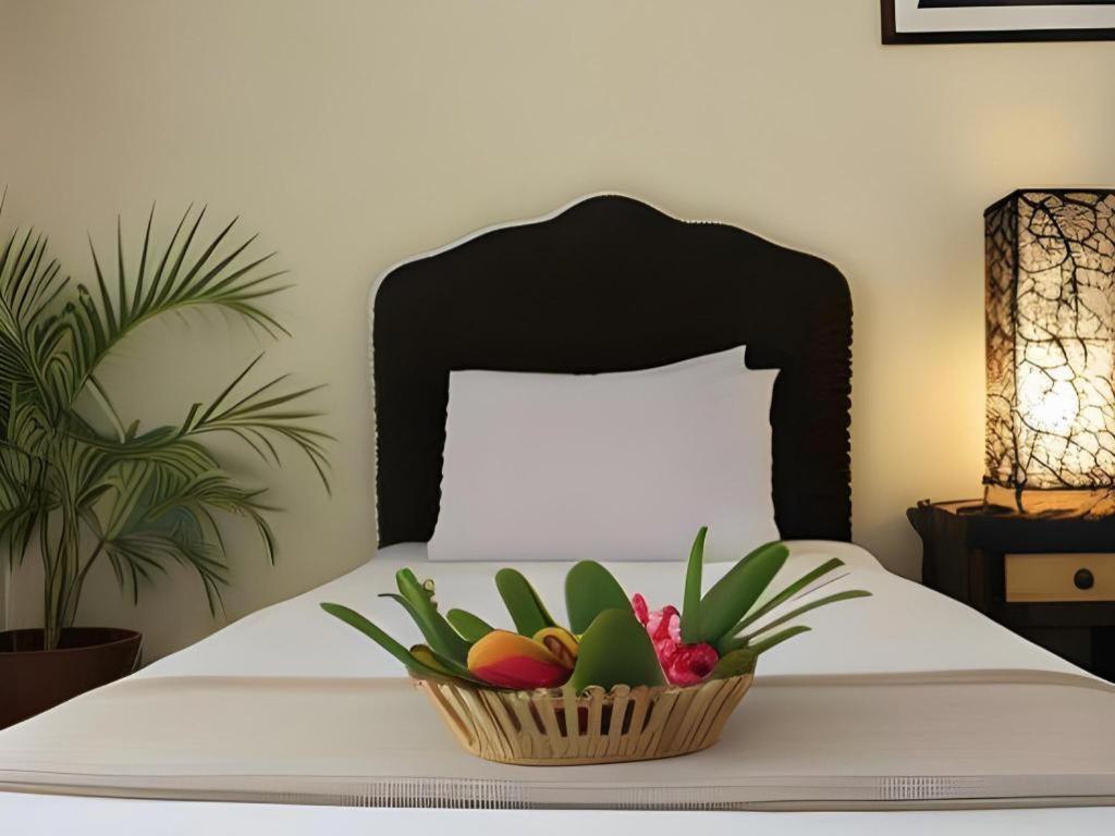 Batangas Matabungkay Beach Hotel מראה חיצוני תמונה
