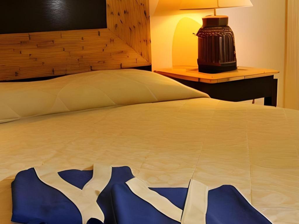 Batangas Matabungkay Beach Hotel מראה חיצוני תמונה