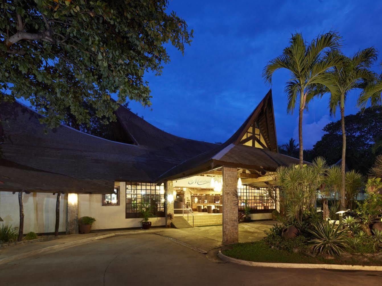 Batangas Matabungkay Beach Hotel מראה חיצוני תמונה
